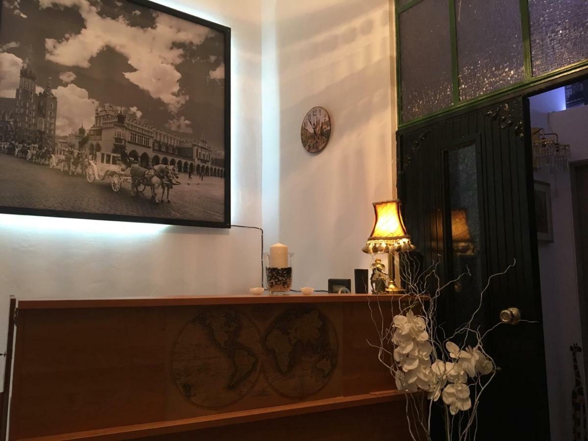 Old Cracow Apartments คราคูฟ ภายนอก รูปภาพ