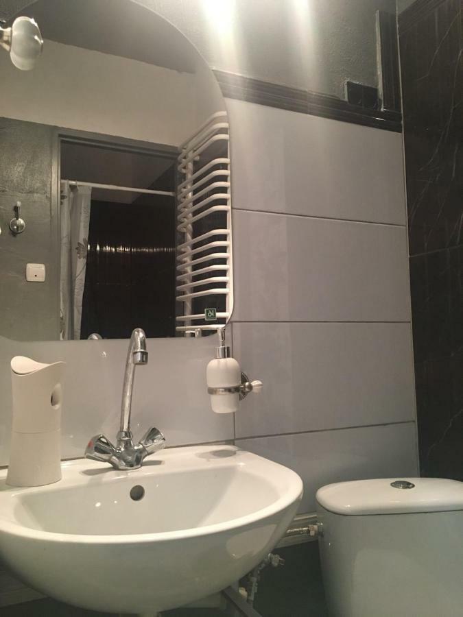 Old Cracow Apartments คราคูฟ ภายนอก รูปภาพ