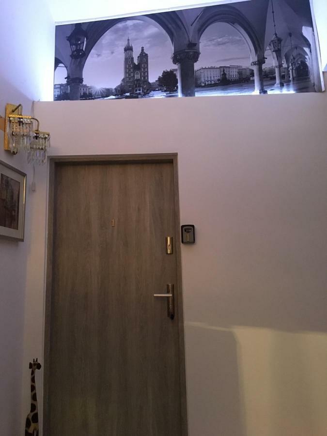 Old Cracow Apartments คราคูฟ ภายนอก รูปภาพ