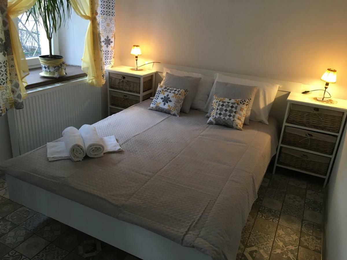 Old Cracow Apartments คราคูฟ ภายนอก รูปภาพ