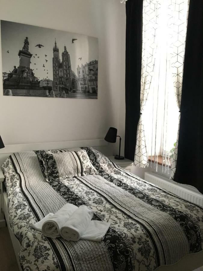 Old Cracow Apartments คราคูฟ ภายนอก รูปภาพ