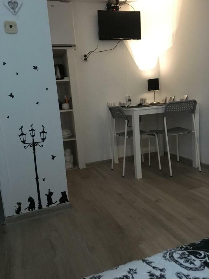 Old Cracow Apartments คราคูฟ ภายนอก รูปภาพ