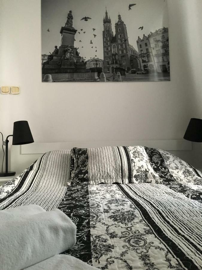 Old Cracow Apartments คราคูฟ ภายนอก รูปภาพ